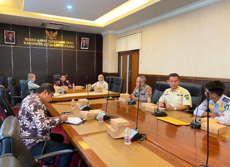 Rapat Persiapan Jelang Pelantikan Anggota DPRD Kukar Periode 2024-2029